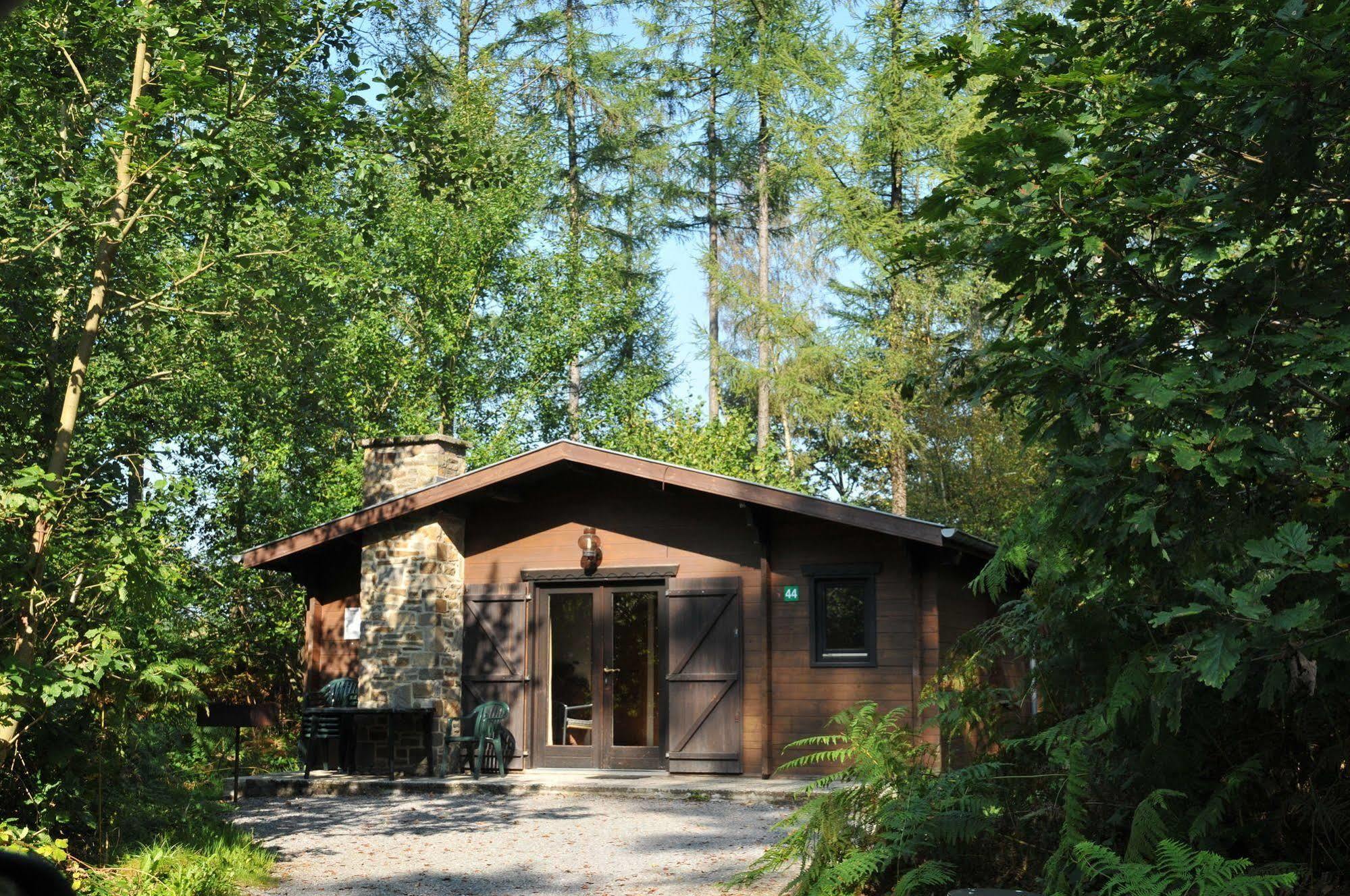 Village De Vacances De Vencimont Vonêche Eksteriør billede