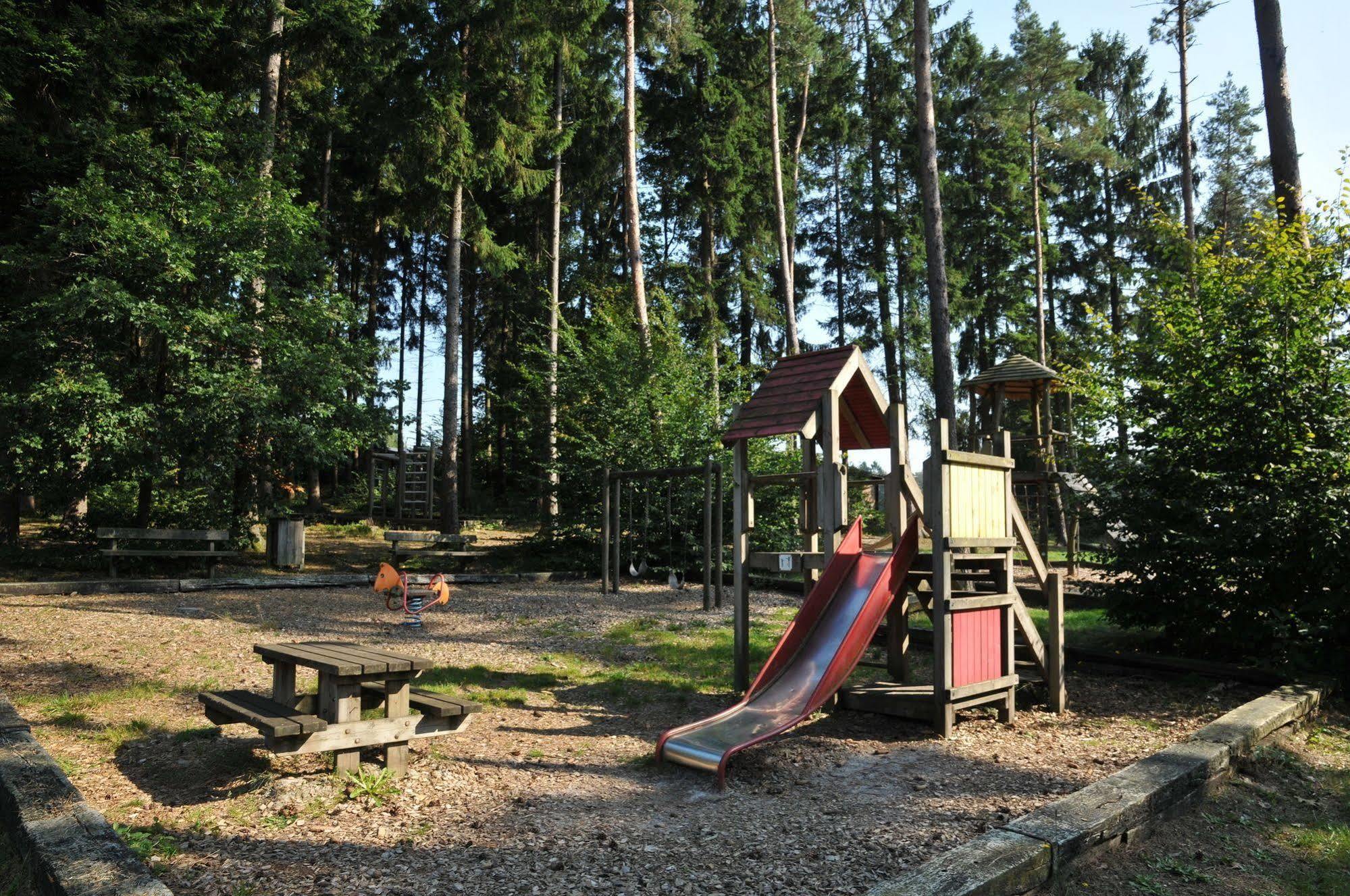 Village De Vacances De Vencimont Vonêche Eksteriør billede